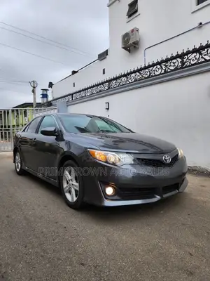 Toyota Camry SE 4dr Sedan (2.5L 4cyl 6A) 2012 Gray
