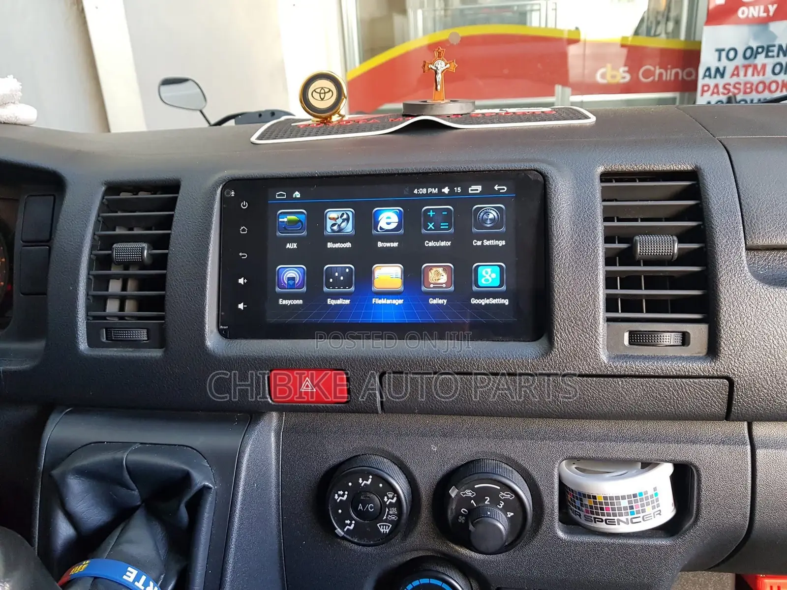 Toyota Hiace Navigation Android/Reverse Camera