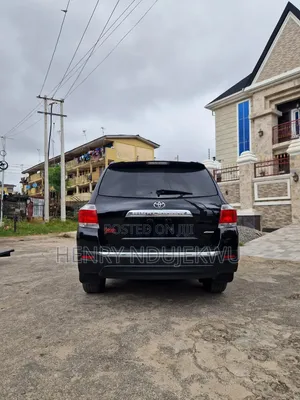 Toyota Highlander SE 2012 Black