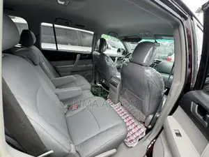 Toyota Highlander 2012 Burgundy