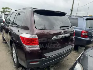 Toyota Highlander 2012 Burgundy