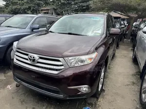 Toyota Highlander 2012 Burgundy