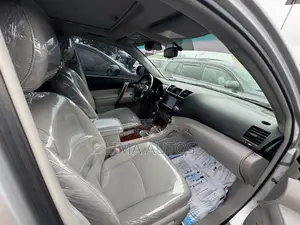 Toyota Highlander 2012 Silver