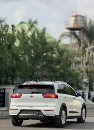 Kia Niro Plug-In Hybrid 2018 White