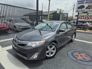 Toyota Camry LE 4dr Sedan (2.5L 4cyl 6A) 2012 Gray