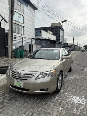 Toyota Camry 2009 Gold