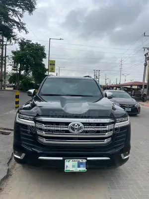 Toyota Land Cruiser 2024 Black