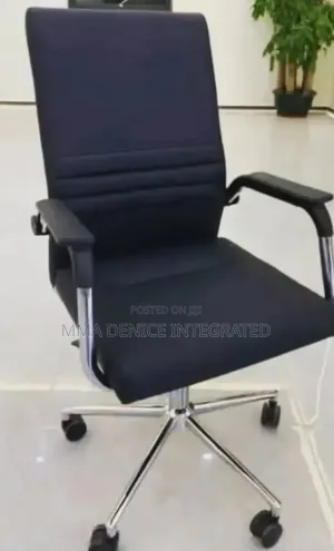 Executive Office Chair – Black Padded Swivel Chair
