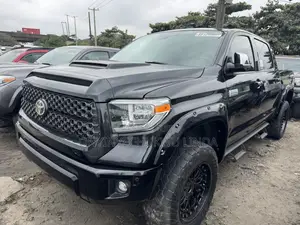 Toyota Tundra Platinum 2021 Black