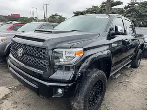 Toyota Tundra Platinum 2021 Black