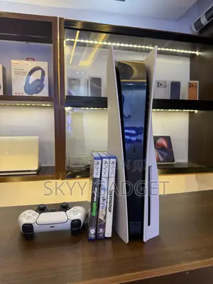 PlayStation 5 Standard With 2 Pads and Games Installed