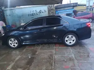 Toyota Camry SE 4dr Sedan (2.5L 4cyl 6A) 2014 Green