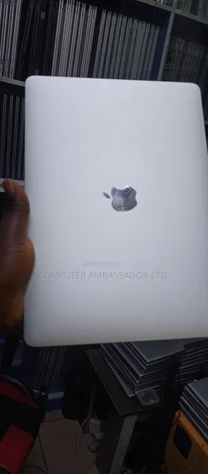 Laptop Apple MacBook Pro 2018 8GB Intel Core i5 SSD 256GB