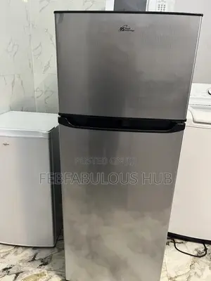 130Liters Royal Sovereign Top-Freezer Apartment Refrigerator.
