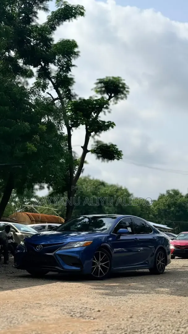 Toyota Camry 2020 Blue