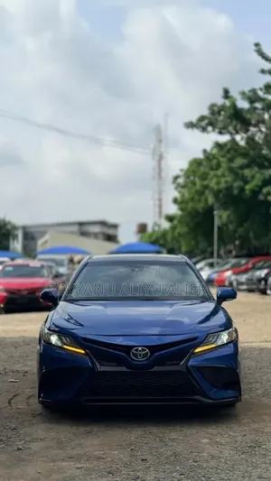 Toyota Camry 2020 Blue