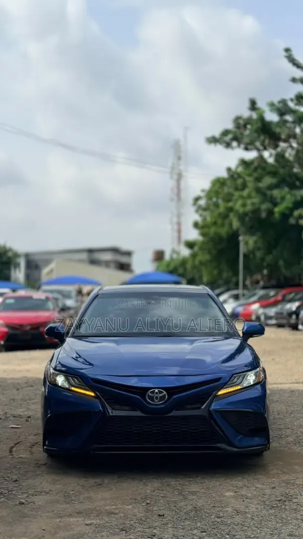 Toyota Camry 2020 Blue