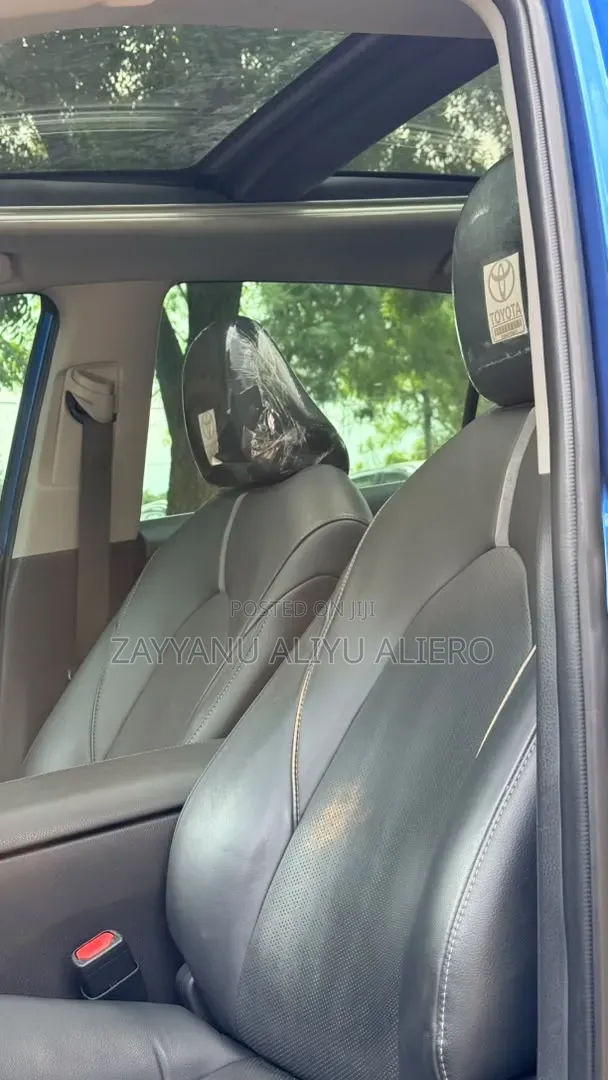 Toyota Camry 2020 Blue