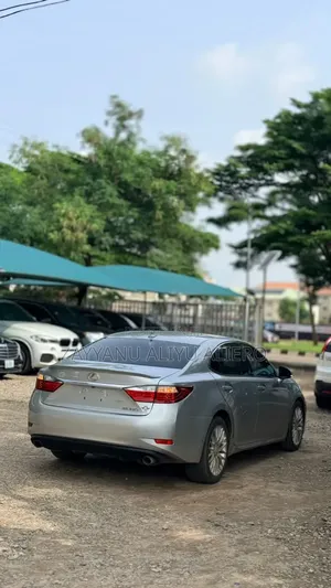 Lexus ES 2014 Silver