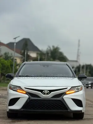 Toyota Camry 2019 White