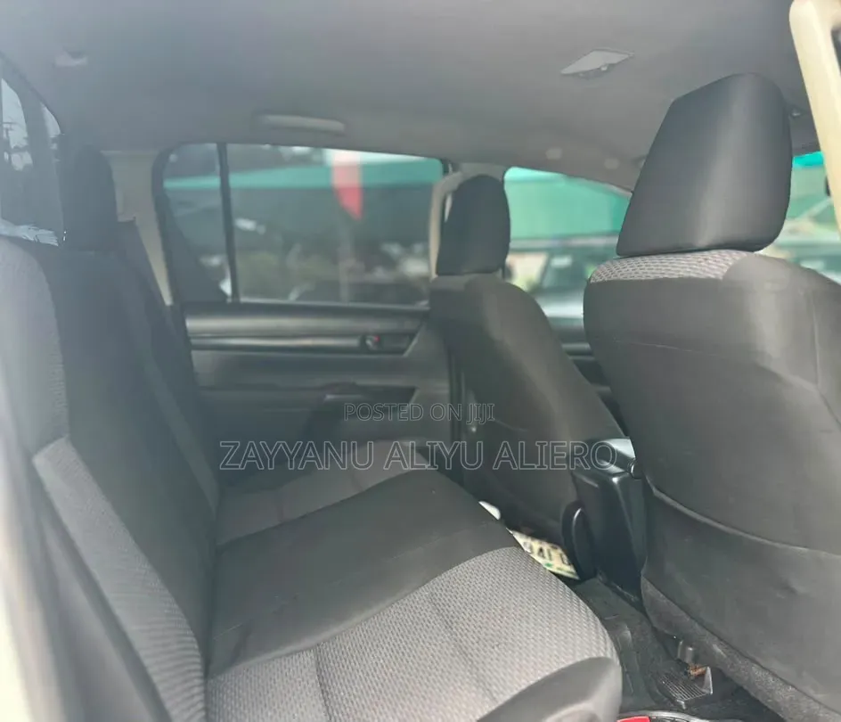 Toyota Hilux 2019 White