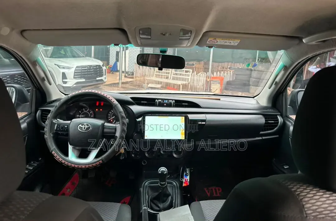 Toyota Hilux 2019 White