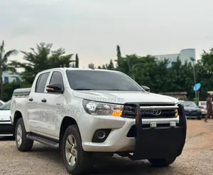 Toyota Hilux 2019 White
