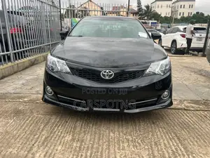 Toyota Camry SE 4dr Sedan (2.5L 4cyl 6A) 2014 Black