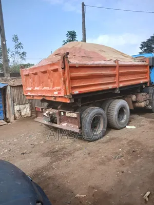 30 Tons Sharp Sand