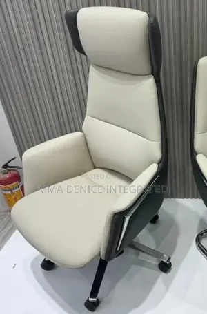 Luxury Cream Executive Office Chair – Ergonomic Swivel Chair