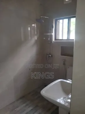 3bdrm Block of Flats in By Nut, Sabon Lugbe for rent