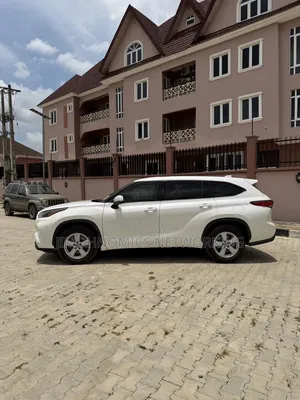 Toyota Highlander 2021 White