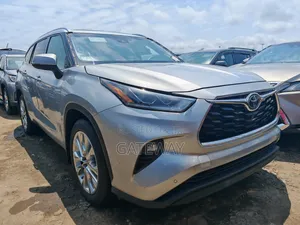 Toyota Highlander 2022 Gray