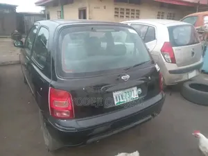 Nissan Micra 2000 Brown