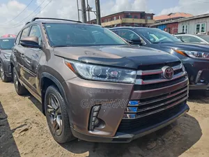 Toyota Highlander 2018 Brown
