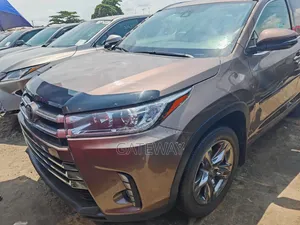 Toyota Highlander 2018 Brown