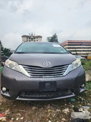 Toyota Sienna 2014 Gray