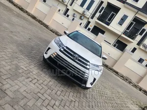 Toyota Highlander XLE 4dr SUV (3.5L 6cyl 6A) 2014 White
