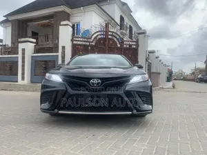 Toyota Camry XSE FWD (2.5L 4cyl 8AM) 2018 Black