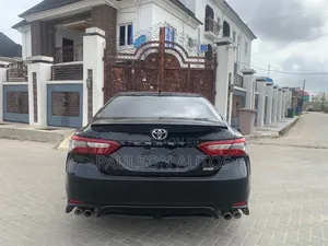 Toyota Camry XSE FWD (2.5L 4cyl 8AM) 2018 Black