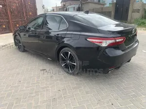 Toyota Camry XSE FWD (2.5L 4cyl 8AM) 2018 Black