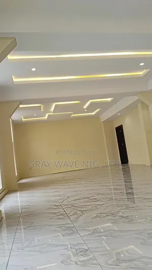Spacious Shop/Office Space