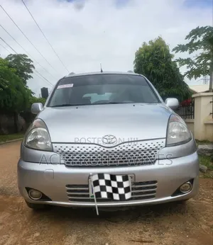 Toyota Yaris Verso 1.3 2005 Silver