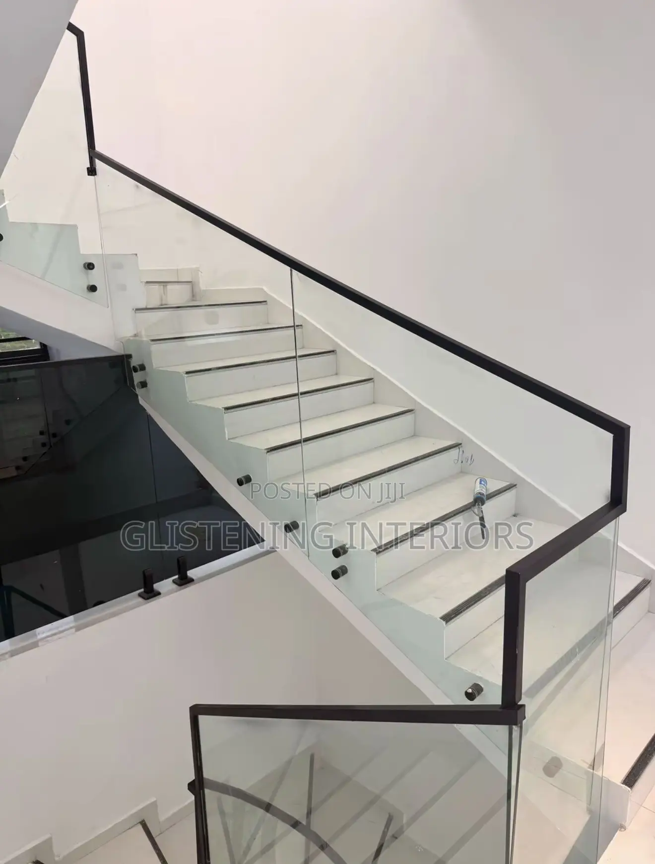 Staircase Side Using Black Stud With 10mm Tempered Plain Glass