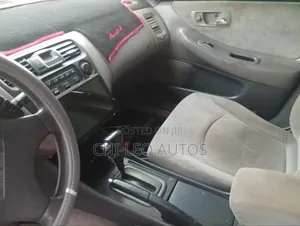 Honda Accord 2000 Silver
