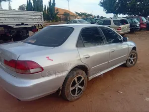 Honda Accord 2000 Silver