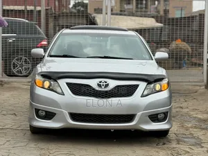 Toyota Camry 2010 Silver
