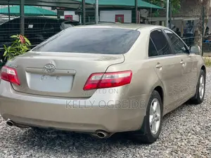 Toyota Camry XLE V6 4dr Sedan (3.5L 6cyl 6AM) 2008 Gold