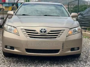 Toyota Camry XLE V6 4dr Sedan (3.5L 6cyl 6AM) 2008 Gold