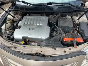 Toyota Camry XLE V6 4dr Sedan (3.5L 6cyl 6AM) 2008 Gold